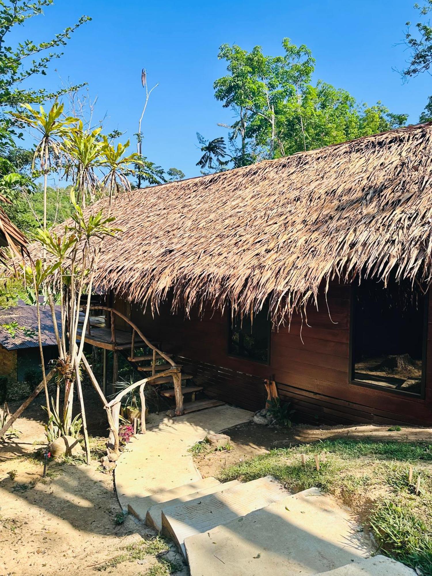 Koh Mook Mountain View Hotel Bagian luar foto